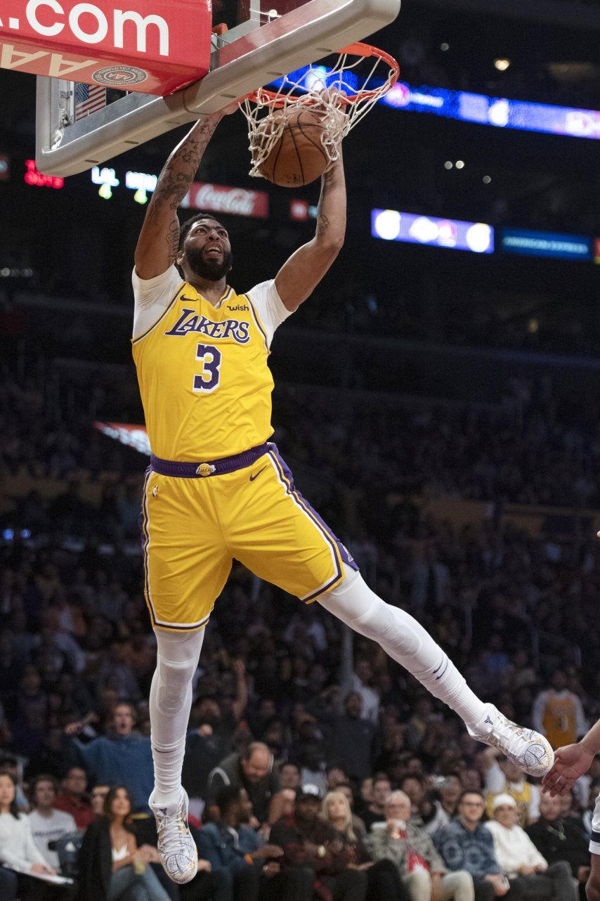 Davis Suma Puntos Y Rebotes En Triunfo De Lakers