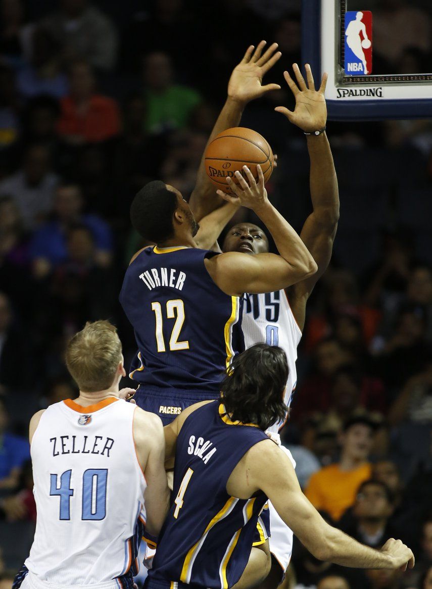 Bobcats Vencen A Pacers E Hilan Triunfos En Casa