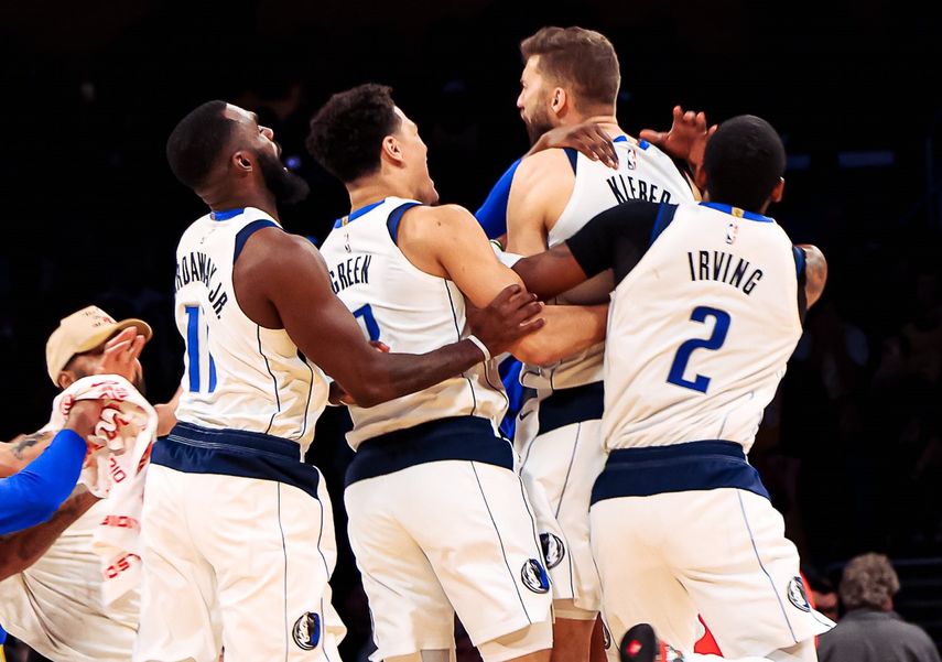 NBA Dallas Mavericks Supera A Lakers Con Triple Doble De Maxi Kleber