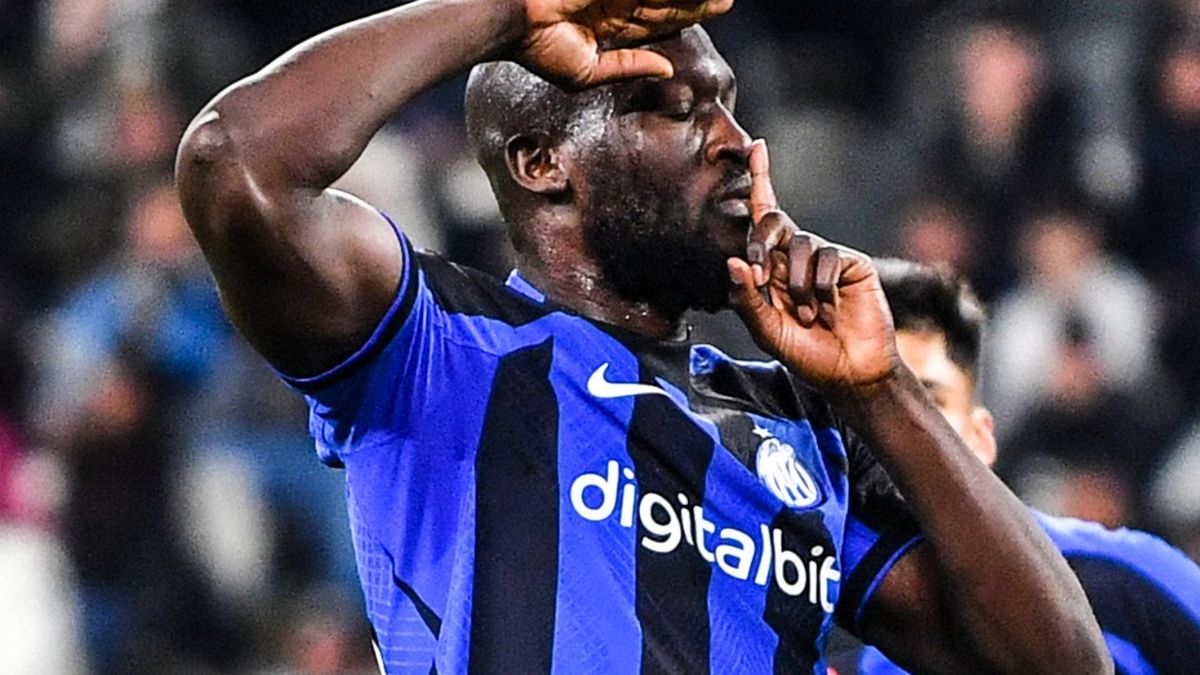 Romelu Lukaku es víctima de gritos racistas en Turín