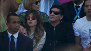 Maradona le dice Pobre Estúpido a Grondona