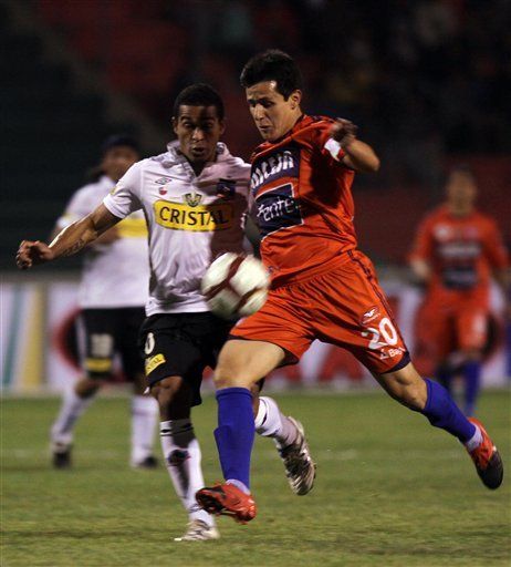 Sudamericana: Universitario vence 2-0 a Colo Colo