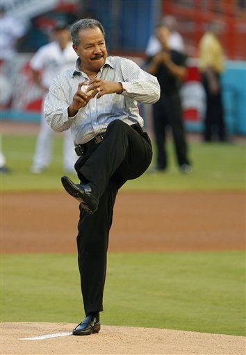 MLB: Marlins 6, Astros 3; Helms da la ventaja con triple