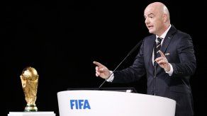 Gianni Infantino defiende Mundial bienal invocando drama de migrantes africanos