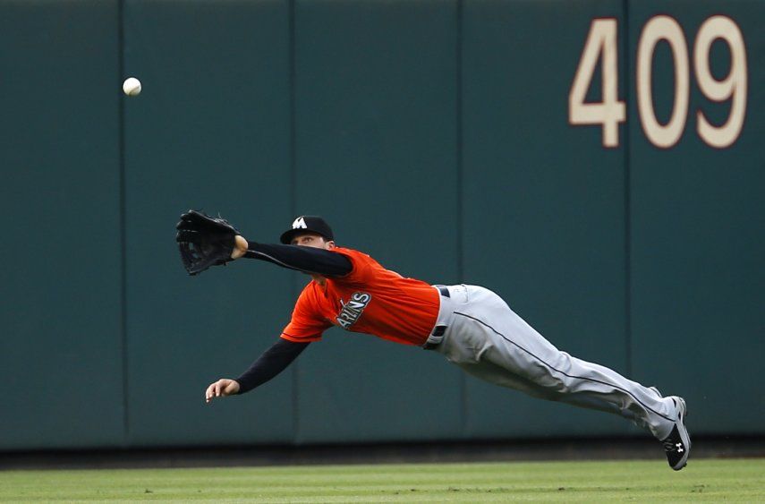 Henderson Álvarez guía a los Marlins