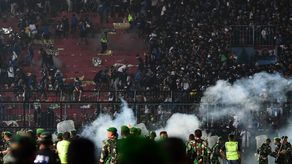Tragedia en Indonesia: 6 personas acusadas, 3 policías entre ellas