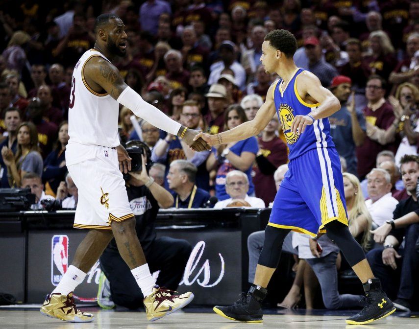 Curry rebasa a LeBron en camisetas más vendidas