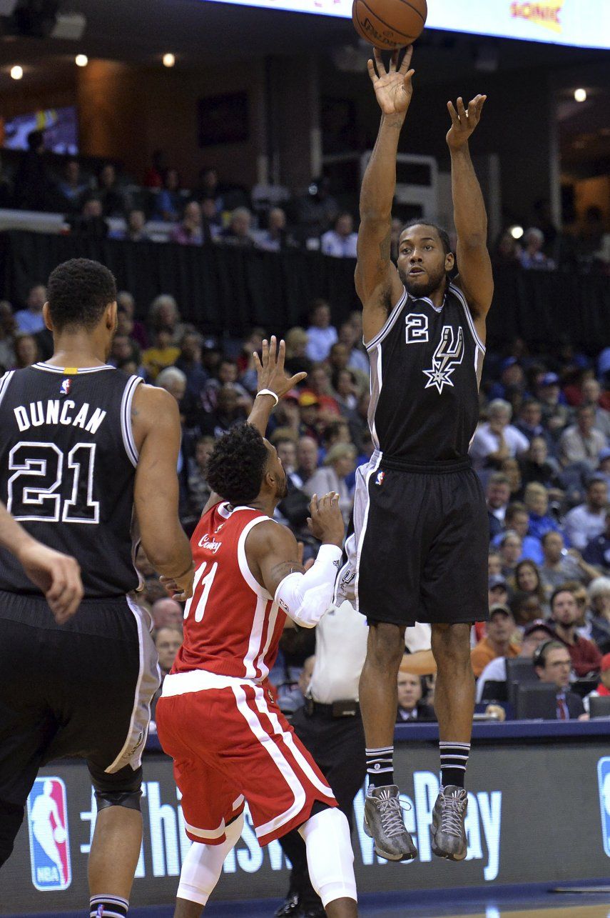 Leonard anota 27, Spurs derrotan a Grizzlies 103-83