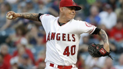 Jesse Chávez firma por un año y 1 millón de dlrs con Rangers