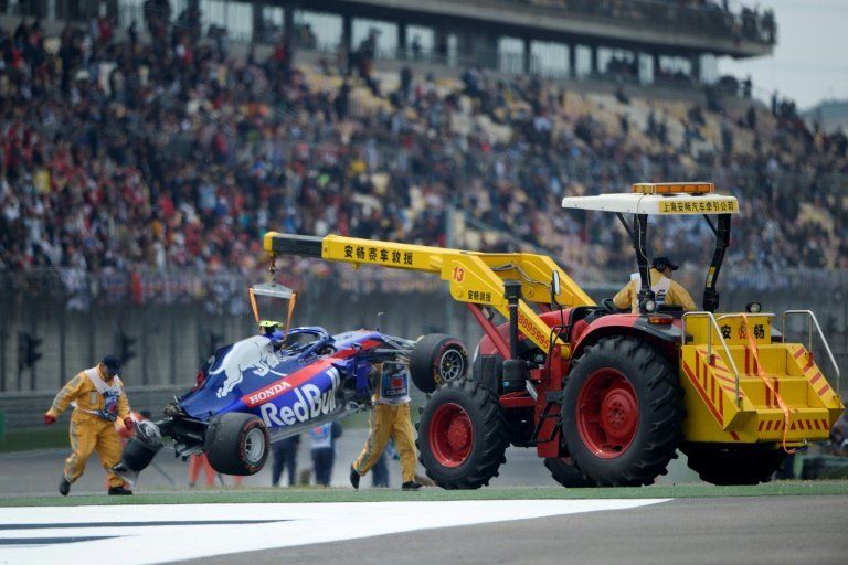 Bottas lidera los terceros ensayos libres en China, interrumpidos por accidente de Albon