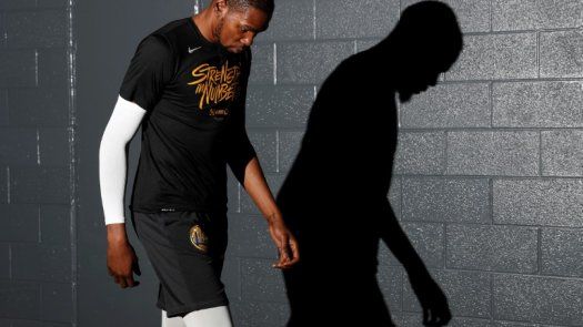 Durant sufre una lesión que pudiera afectar a los Warriors