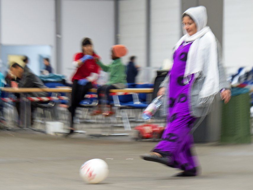 Wolfsburgo invita a 1.200 migrantes a partido de Champions