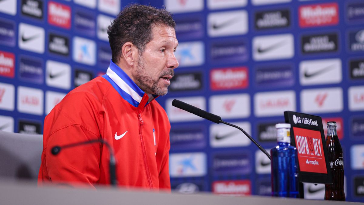 Diego Simeone pide disculpas a Florentino Pérez y Vinicius Jr. Diego Simeone pide disculpas a Florentino Pérez y Vinicius Jr.