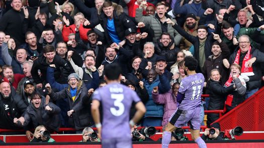 Liverpool golea al Brentford y cuida su liderato