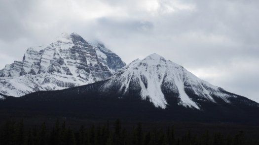 Dan por muertos a tres destacados alpinistas tras avalancha en Canadá