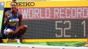 Dalilah Muhammad bate récord mundial de 400 vallas