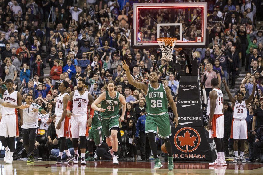 En prórroga, Smart define triunfo de Celtics en Toronto