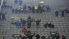 No a los lunes: Hinchas boicotean el Augsburgo-Dortmund