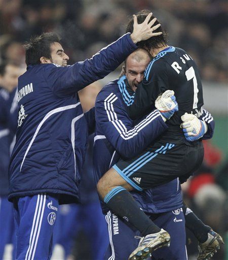 Farfán anota en triunfo de Schalke en Copa de Alemania
