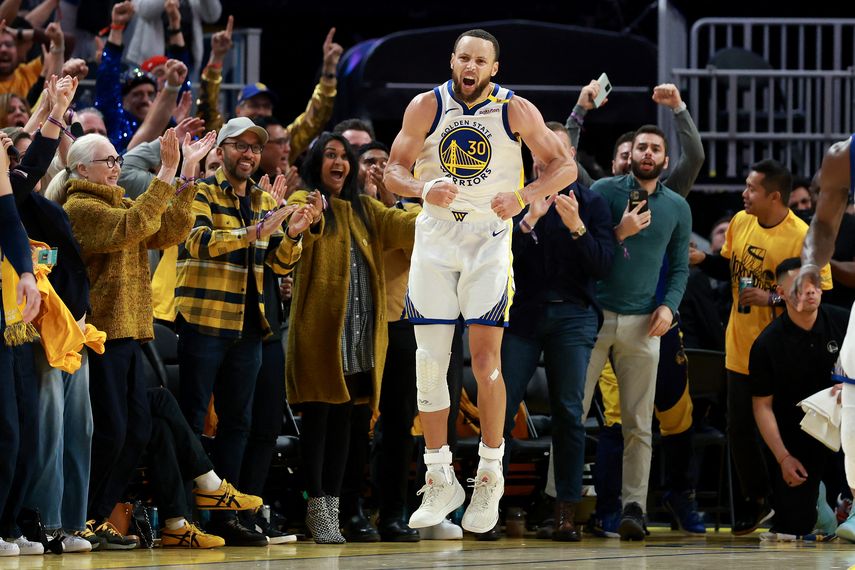 NBA: Golden State Warriors supera a Memphis y clasifica a playoffs