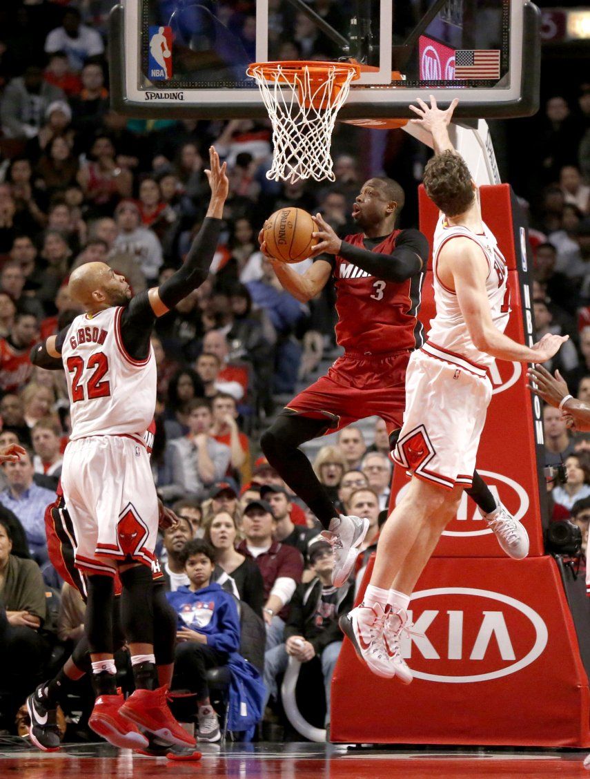 Wade y Bosh encienden remontada del Heat