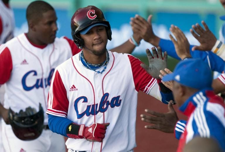 El interés por fichar beisbolistas cubanos crece en Japón