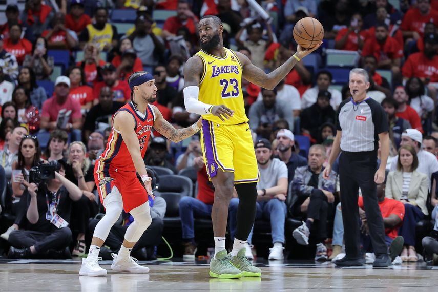 NBA: Lakers de LeBron avanzan a playoffs y se enfrentarán a los Nuggets
