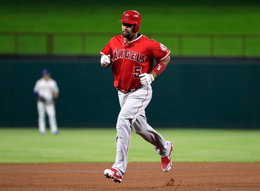 Pujols llega a 616 jonrones y Angelinos vencen a Rangers