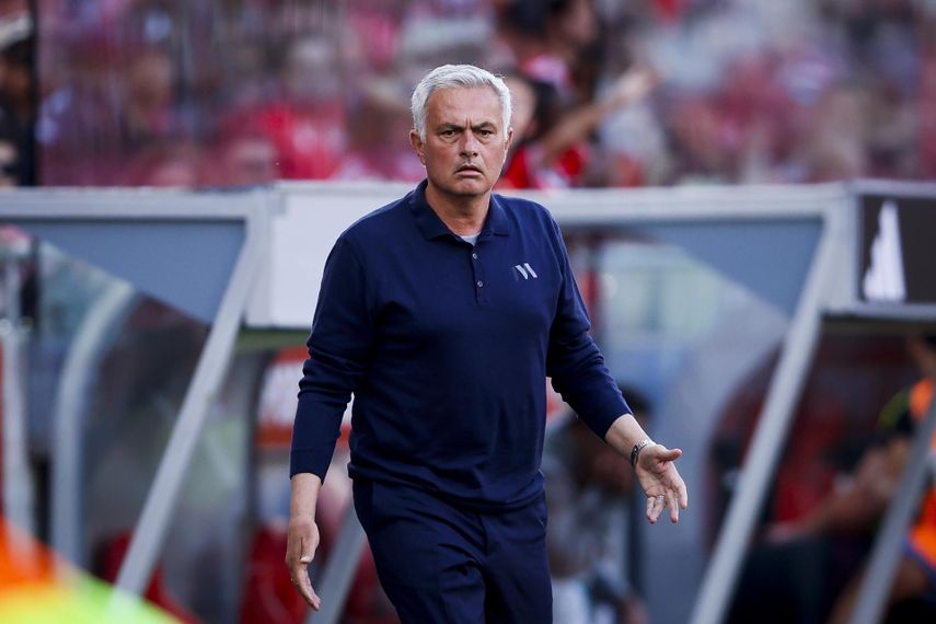 &nbsp;José Mourinho descarta su salida del Benfica para fichar por el Real Madrid