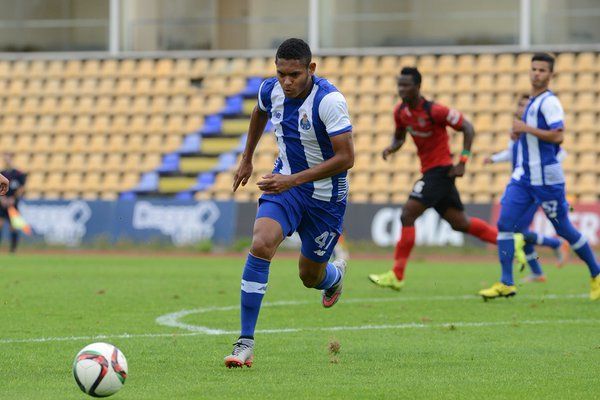 Ismael Díaz anota en la victoria del Porto B