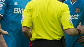 Corrigen error arbitral en penal a Falcao