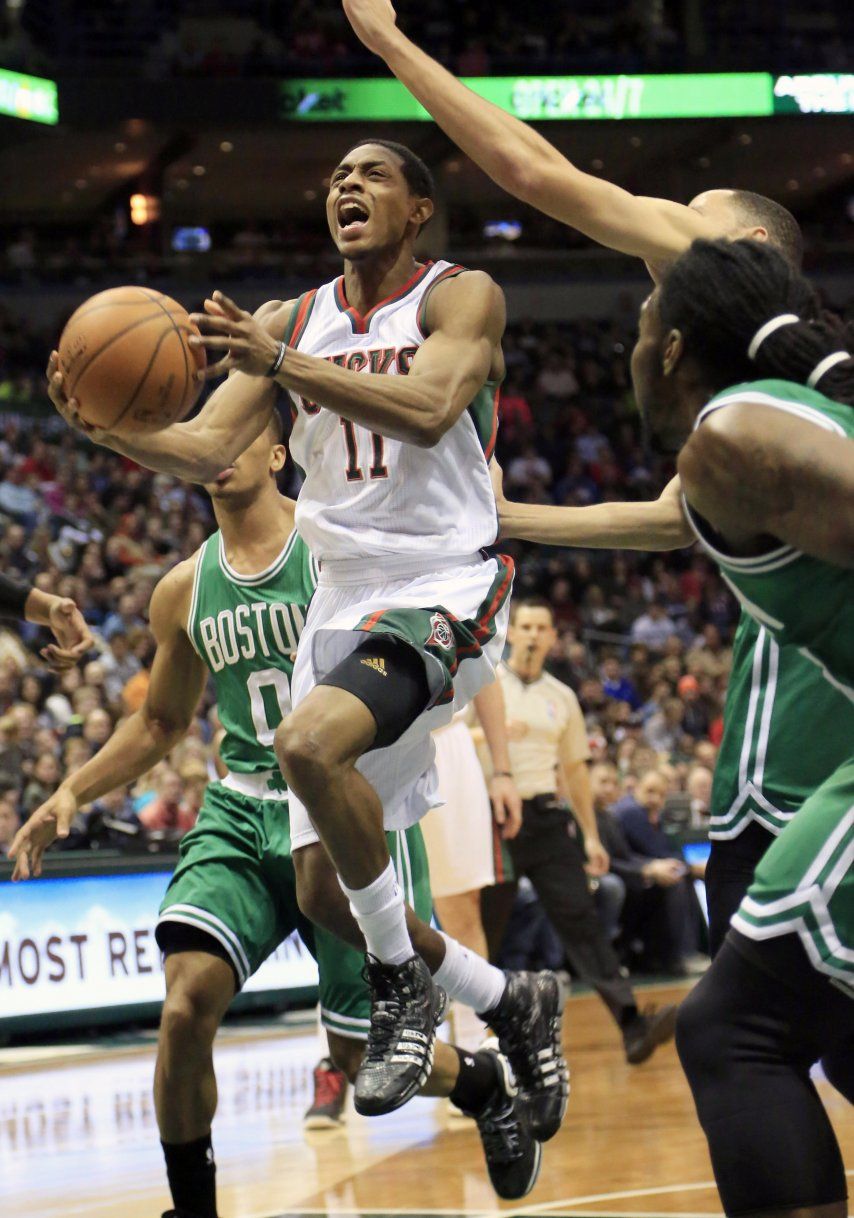 Bucks resisten ante Celtics y suman 6 triunfos en 7 partidos