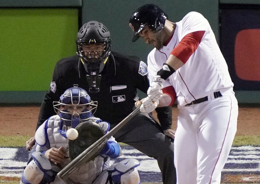 Con hit de Martínez, Boston amplía ventaja en Serie Mundial
