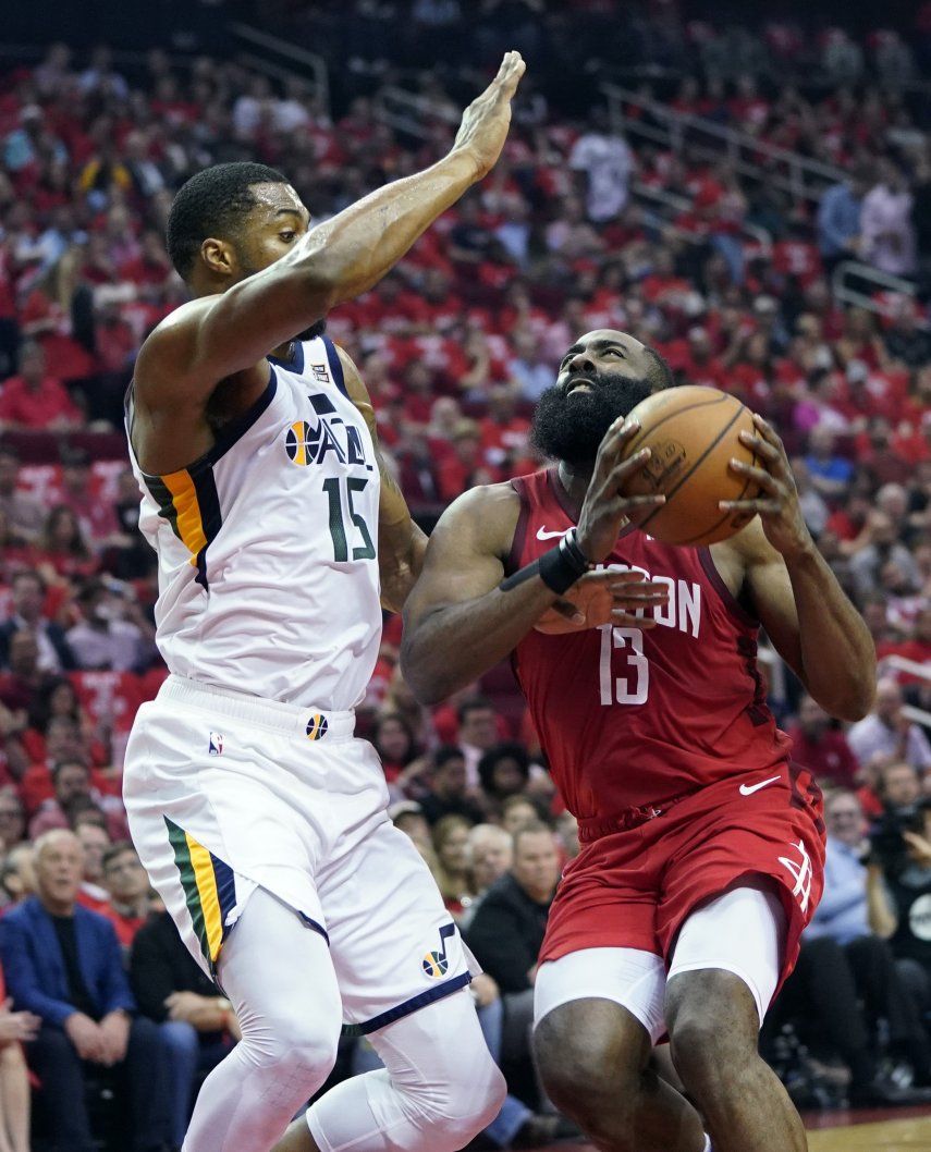 Harden ayuda a que Rockets eliminen a Jazz
