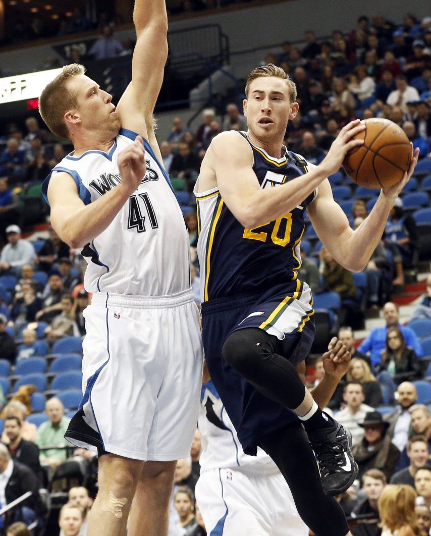 Hayward ayuda en triunfo del Jazz sobre Wolves