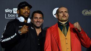 El juego mental de Usyk al vestirse del Joker en la conferencia de la pelea ante Joshua