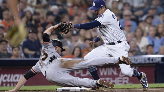 Gigantes vencen 5-3 a Padres con jonrón de Hernández en 12mo