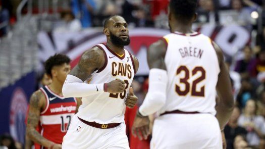 Cavs remontan a Wizards y Warriors caen con estrépito en la NBA