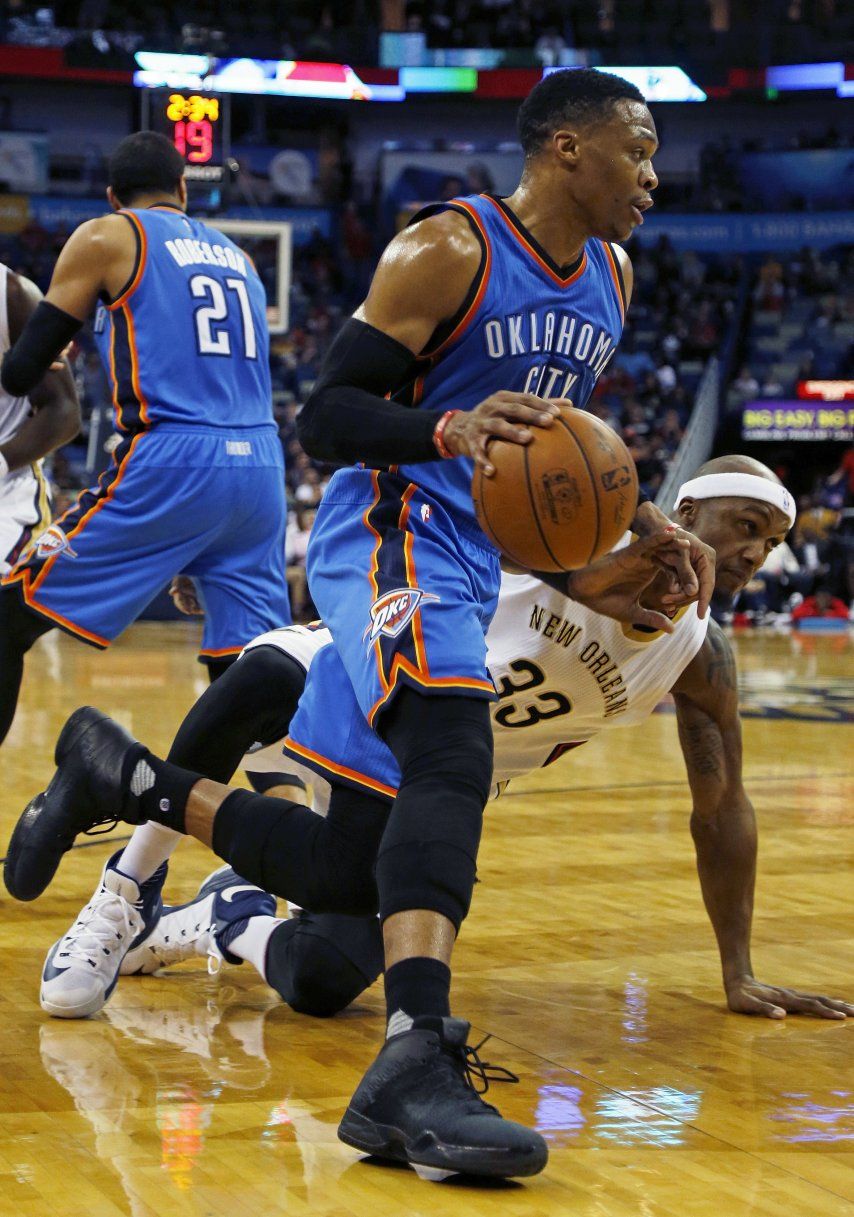 Westbrook rebasa a Bird; Thunder vence a Pelicans