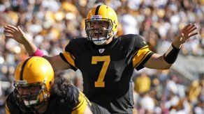 Roethlisberger recibe ovaciones con tres pases de touchdown