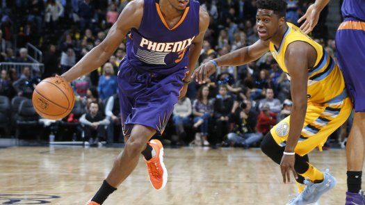 Knight anota 38, Suns remontan a Nuggets y ganan 114-107