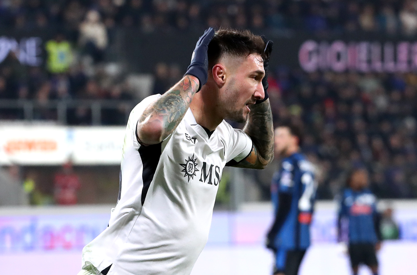 El Napoli vence al Atalanta y toma el liderato de la Serie A
