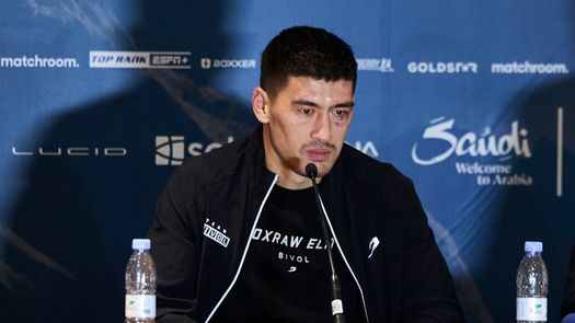 Dmitry Bivol habla del poder de Artur Beterbiev tras choque indiscutible