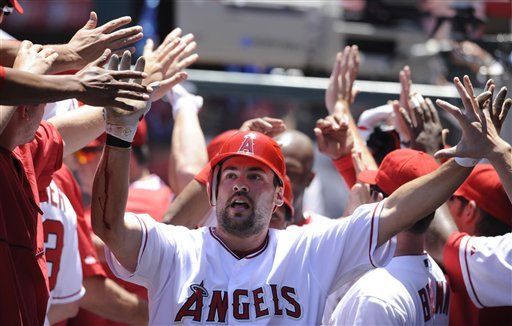 MLB: Angelinos 10, Dodgers 2; Napoli remolca 5 carreras