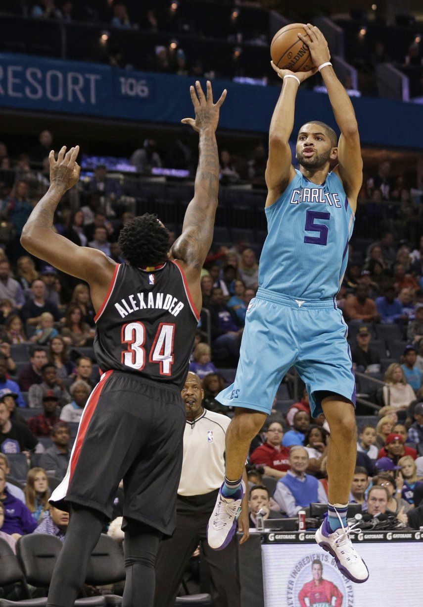 Con 33 puntos de Batum, Hornets derrotan a Blazers
