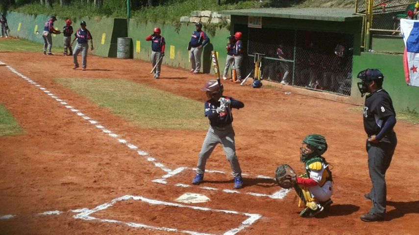 Panamá avanza en Panamericano Sub10 tras vencer a México