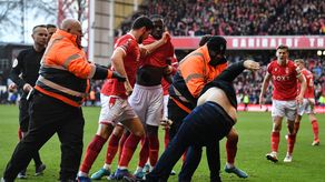 Violencia en el Leicester City vs Nottingham