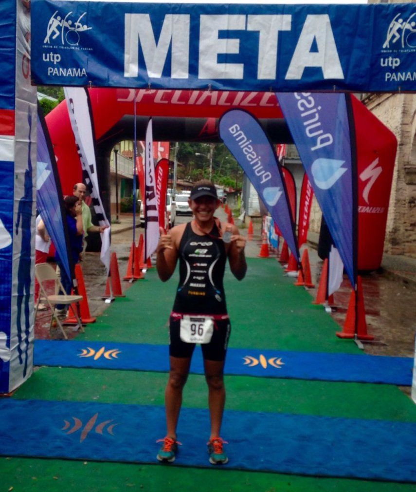 Venezolano Edward Villalta gana el Triatlón de Portobelo