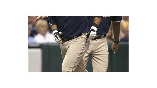 MLB: Padres 5, Rays 4; González conecta jonrón
