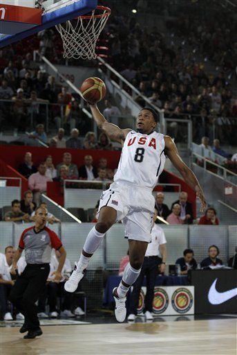 EEUU supera mala punterí­a, vence por 77-61 a Lituania